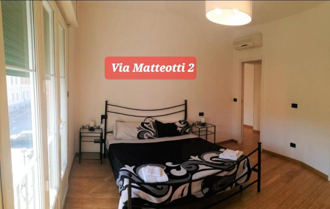 Via Matteotti & Via Carracci Apartments Bologna Buitenkant foto