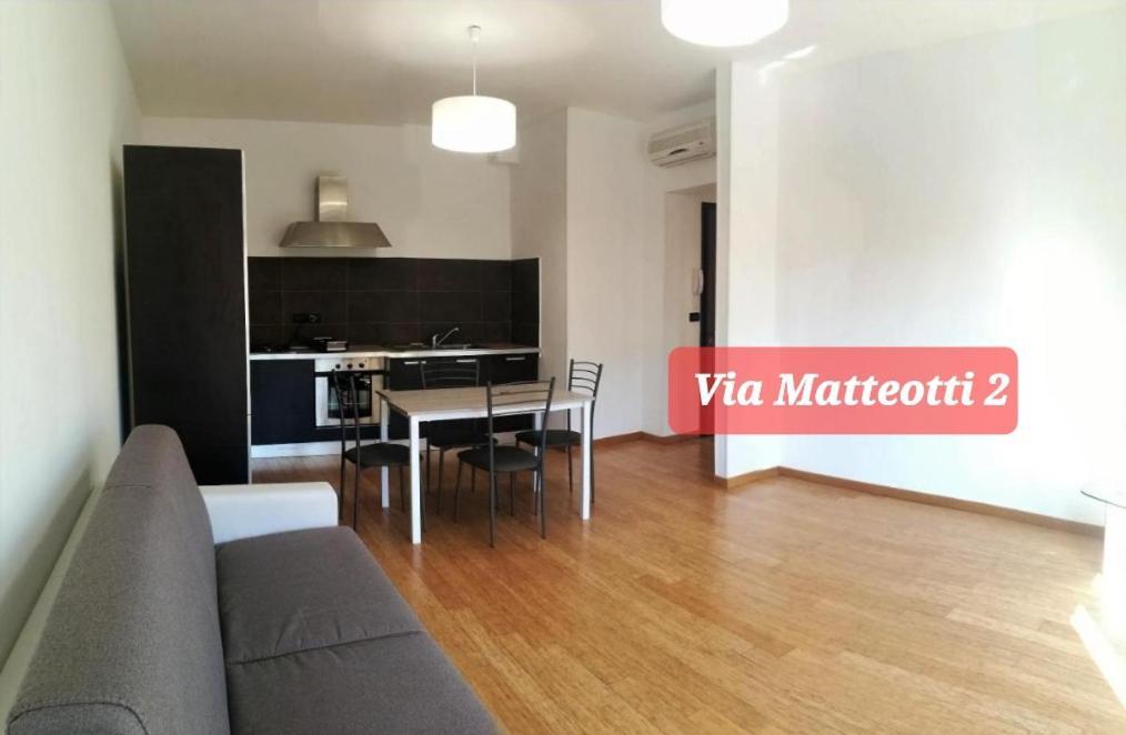Via Matteotti & Via Carracci Apartments Bologna Buitenkant foto